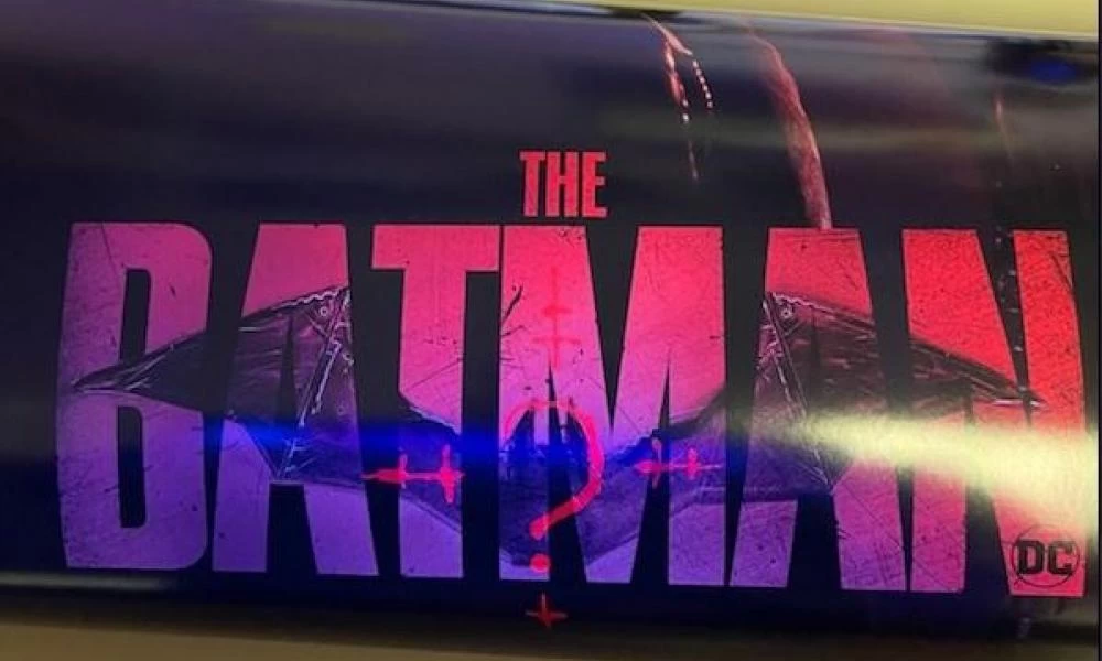 Φοβερό κόλπο σε αφίσα του Batman: Κρυμμένο μήνυμα φαίνεται μόνο σε μαύρο φως